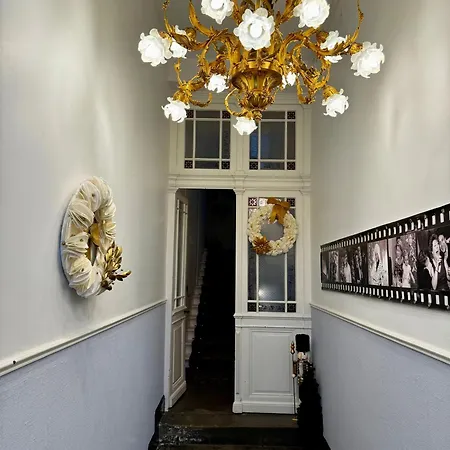 Schloss Apartment, Zentrum